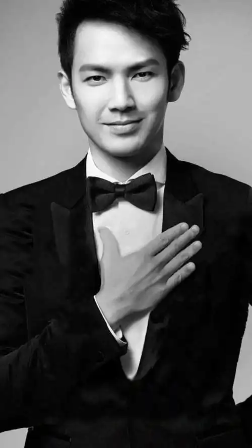 今日份钟汉良手机壁纸 你点的小哇哦