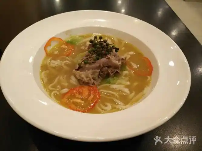 康师傅私房牛肉面萃爽酸汤肥牛面图片 - 第4张