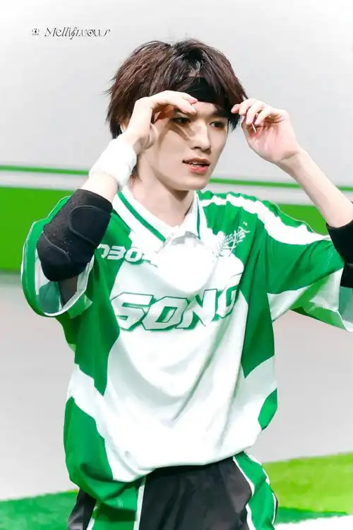 宋亚轩超话  20240705 tf家族夏日运动会 in 澳门  射箭要帅气还是