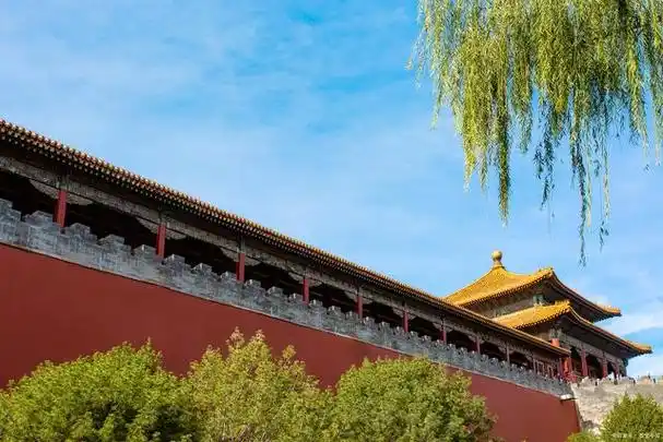 导语:北京故宫,这座曾经的皇家宫殿,如今成为了中国最著名的旅游景点