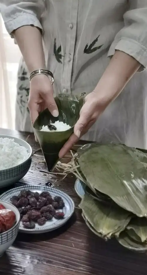 第一次自己动手包粽子