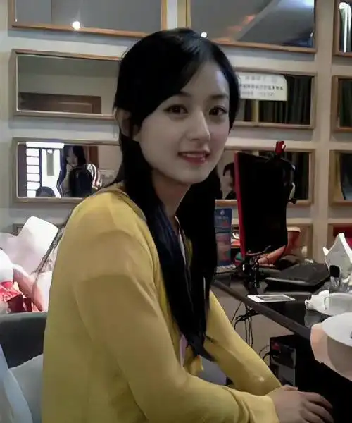 赵丽颖早期旧照,还有些婴儿肥的丽颖好温柔啊……|赵丽颖|婴儿|邻家