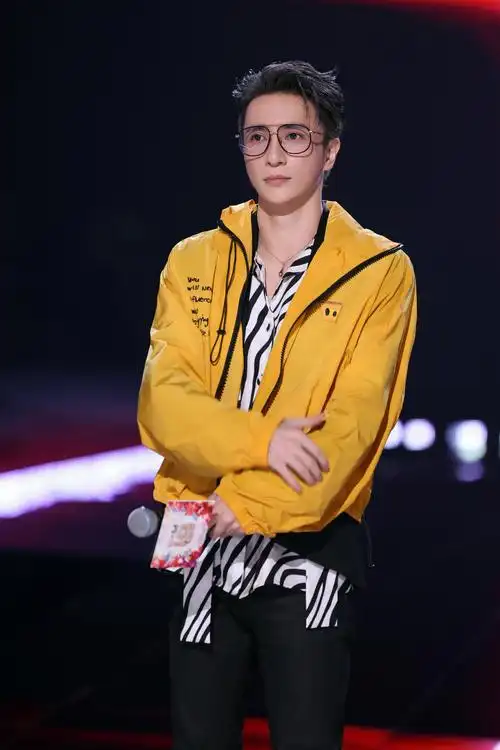 沈阳网友问:康师傅《2023中国好声音》"四新"导师亮相复刻"唱跳"名