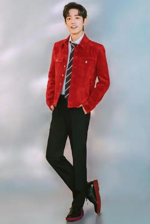 肖战晒新写真高调复出风波后帅出新高顶流男星终于回归