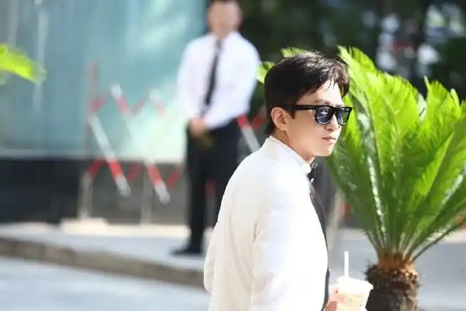 邓超叔的年纪哥的帅气