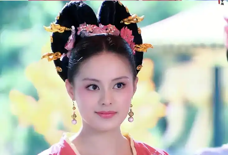 王力可:央视专用女主,一副正剧脸,第一次演反派《风雨送春归》_作品