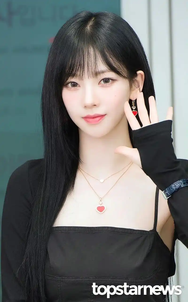 黑发温柔姐姐.#柳智敏 #karina #刘知珉 #南韩神颜 - 抖音