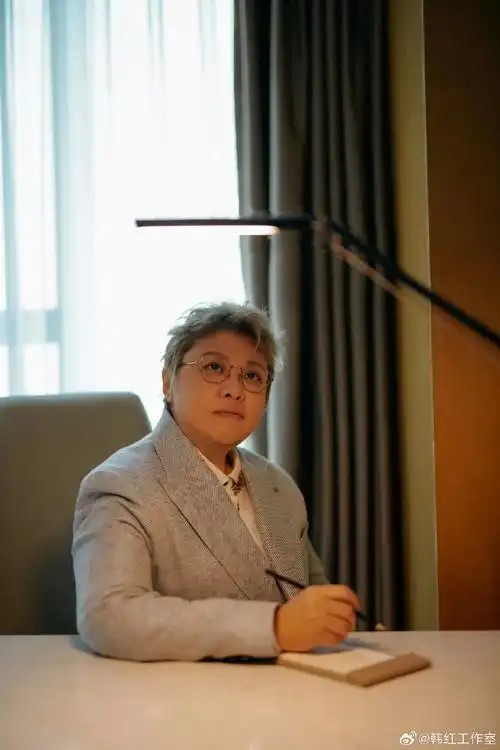 韩红向我们展示了她记忆里的中华音乐,而作为天后级别的歌手,她的歌又