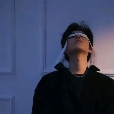 高级感拉满的头像男(18张)