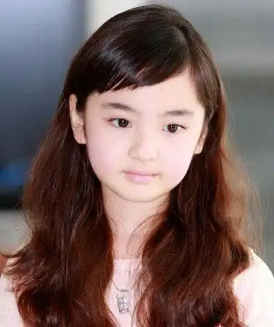 12岁美女图片_12岁早熟女生性感图片_12岁就有男朋友了图片