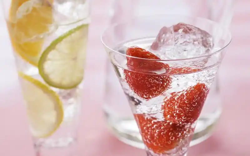 清凉一夏冰块饮料图片,高清图片,电脑桌面-壁纸族