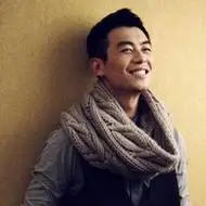 中国大陆男演员朱亚文头像图片