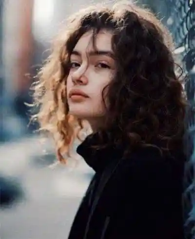 欧美风格烫发发型图片女的简单介绍