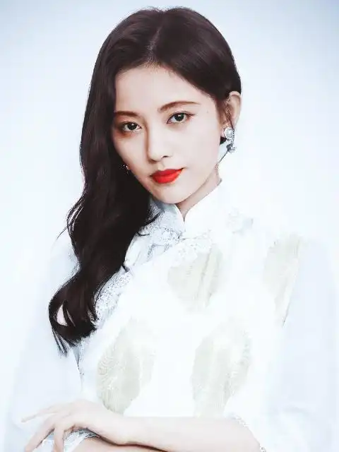 原创有一种照片叫"鞠婧祎的证件照",放大数倍后,简直不敢相信自己的