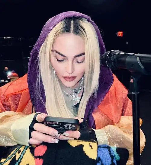 近几个月来,关于谁将扮演这位标志性歌手的谣言和问题一直在流传,人们