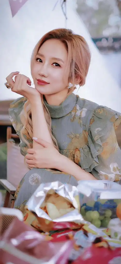 孟美岐超话·#和孟美岐的星岐旅行#    98·90|壁纸    @孟美岐