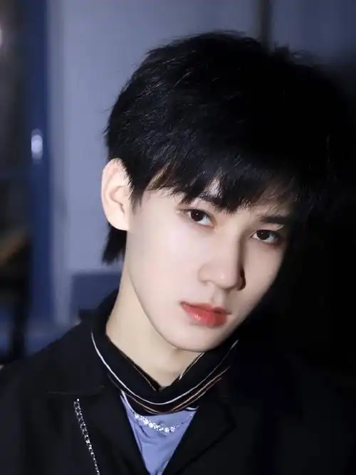 夏日少年派上线,帅气体委张真源,自信阳光好少年.『张真源...