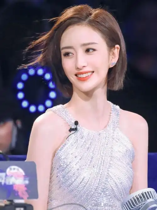 佟丽娅酒吧牵手帅哥,与陈思诚婚变实锤?网友直呼干的漂亮!