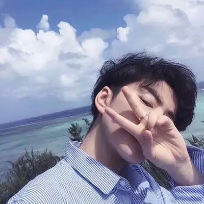 男生照片帅气生活照头像_www.qqtu8.com