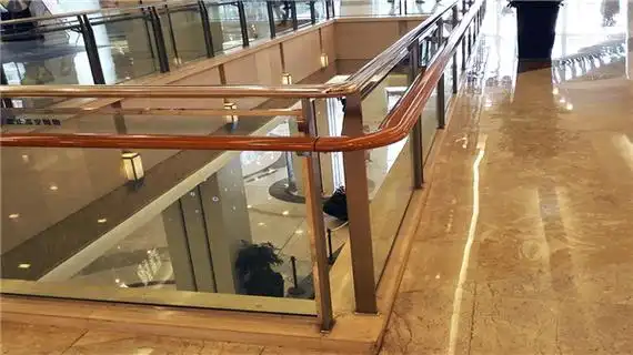 商场不锈钢夹玻璃护栏