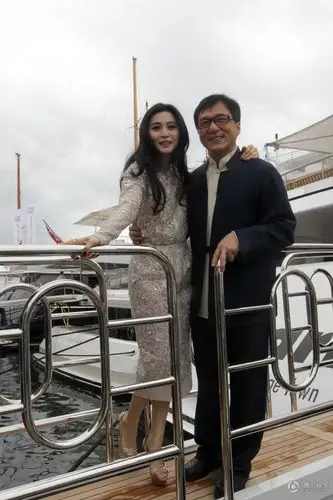 范冰冰成龙戛纳熊抱