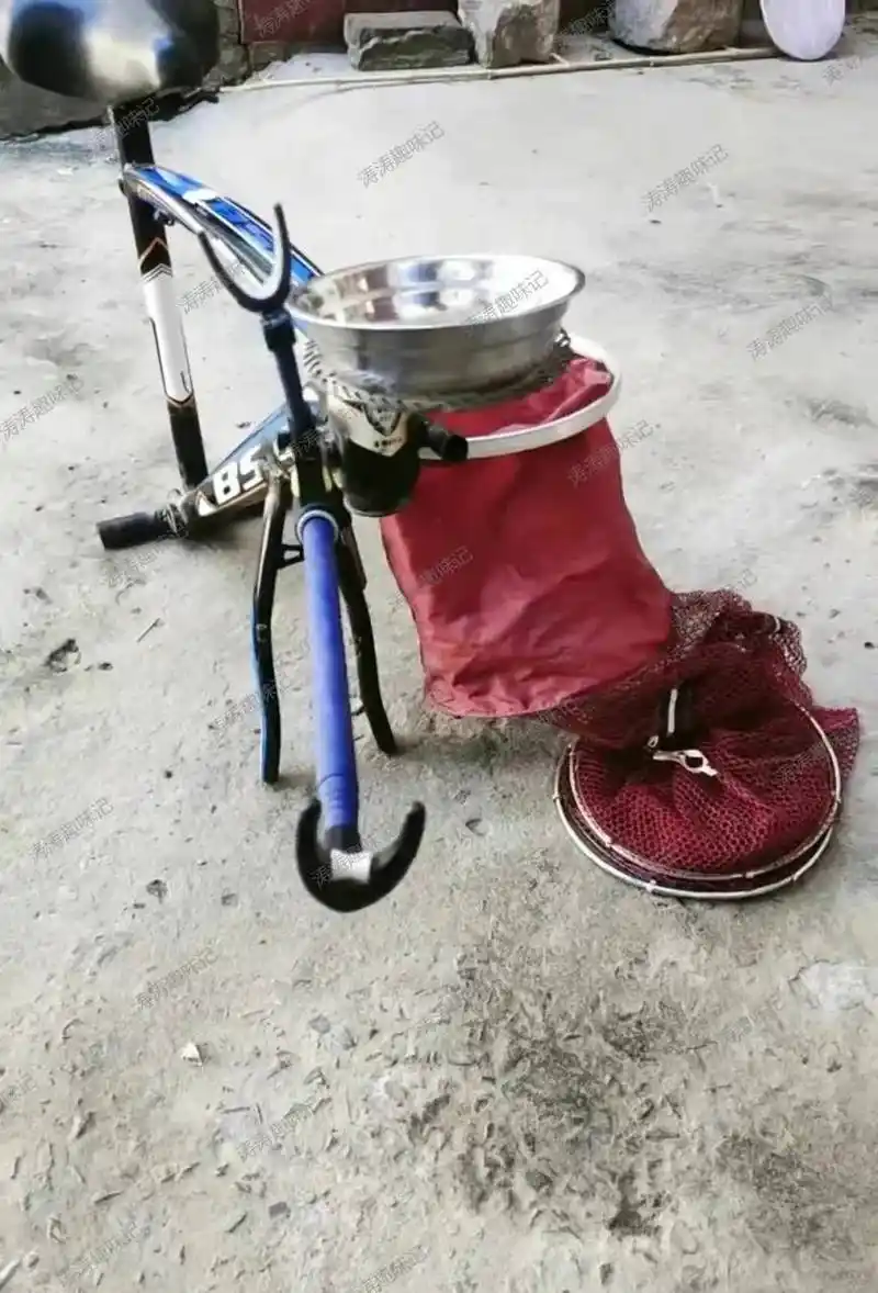 看看这个由自行车零件改造而成的钓鱼椅,太独特了!