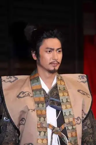 日本武士的谜之发型起源史:帅不帅,剃个月代头就知道了!