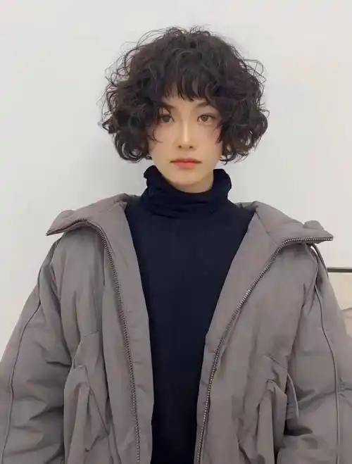 " 2024羊毛卷 ".(中,长,短)_发型_中国_人类