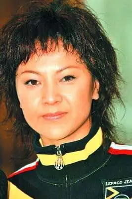 王纳文首次亮相娱乐圈 处女电影片酬只有一万