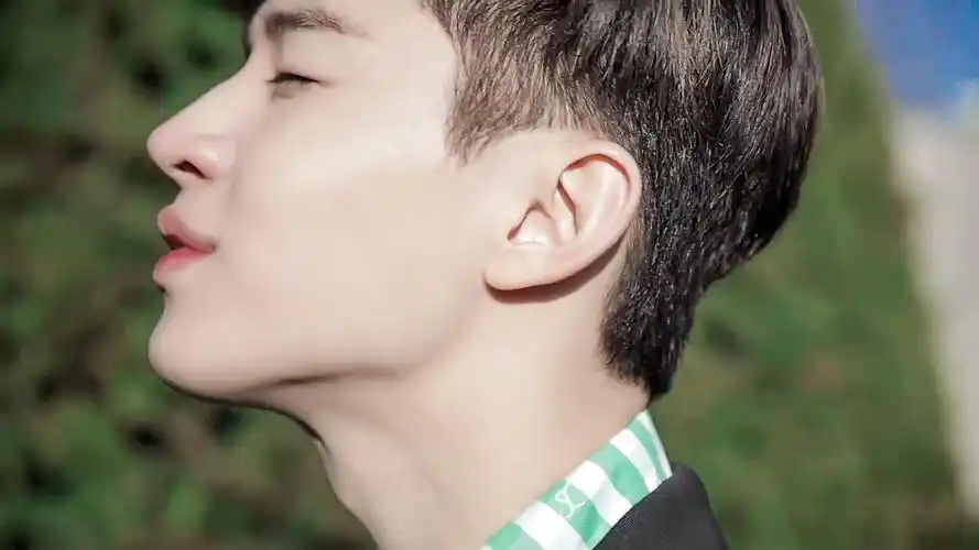 我想要刘宪华的高清电脑壁纸姐妹们能办到吗