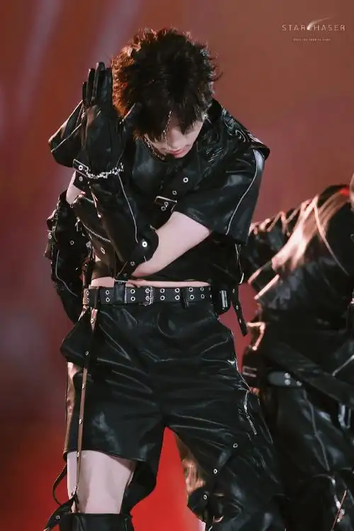 宋亚轩楼间楼演唱会##宋亚轩腹肌