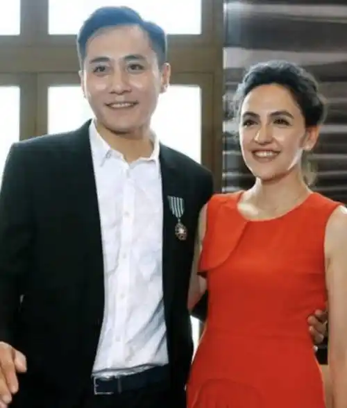 原创被吐槽显老的刘烨老婆化起欧美妆之后巨星既视感