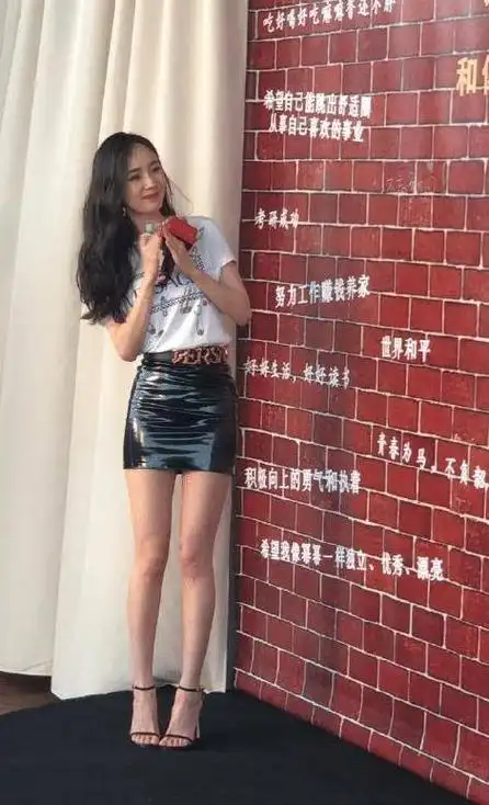 杨幂:身穿战靴39码,腿型无人能及的"唯一腿精"