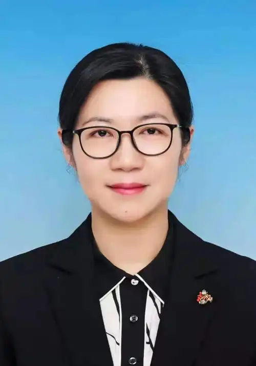 民进常州市委会主委 完利梅(新任)秘书长:孟炳华(兼)副主委:仇方道,王