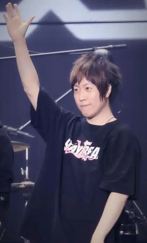 个人理解省流白话版,五月天阿信的回应:没假唱,继续筛选粉丝