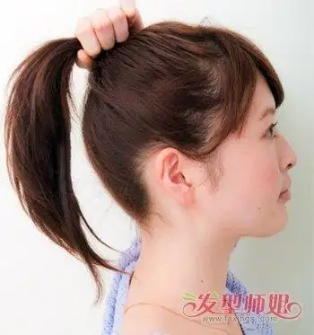 2018年女生好看中短发马尾辫扎法(2)_发型师姐