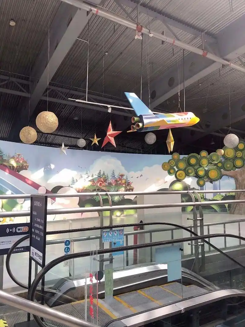 南京周末去哪儿玩:南京科技馆 交通很方便,地铁一号线可以到 大众点评