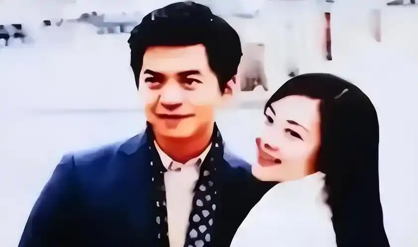 不生孩子李健结婚19年后与妻子的二人世界依旧很甜蜜