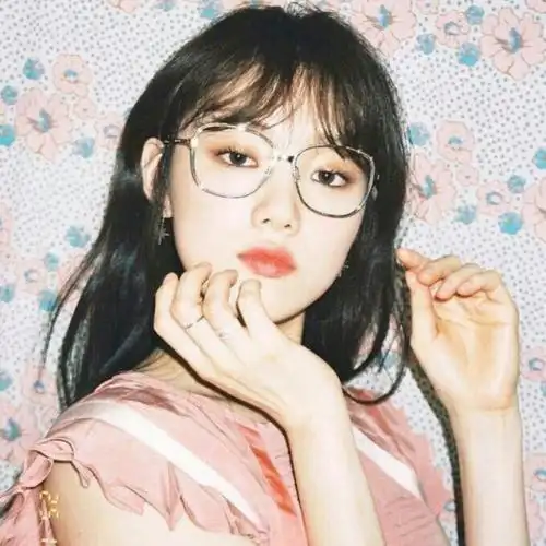 韩国女爱豆头像李圣经