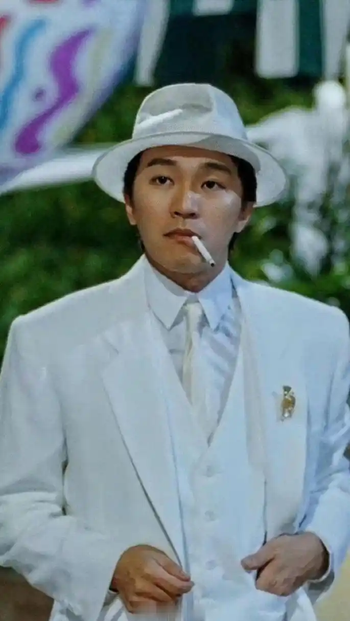 星爷真的是帅的掉渣呀