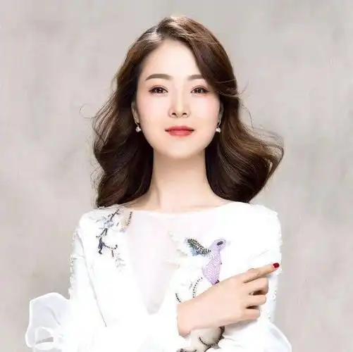 呈祥》《屠夫状元》《天河配》《桃李梅》歌曲作品主要有《西北谣》