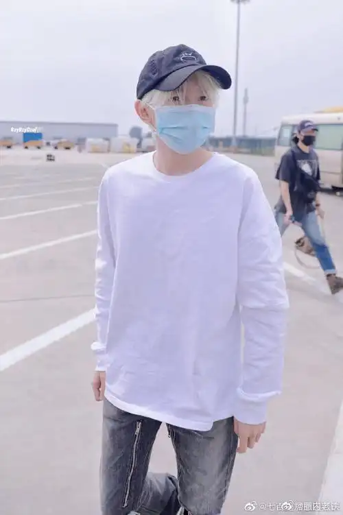 王源今日机场照