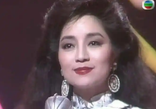 徐小凤:春晚都曾为她破例,宁愿不结婚也不改国籍,72岁无子女