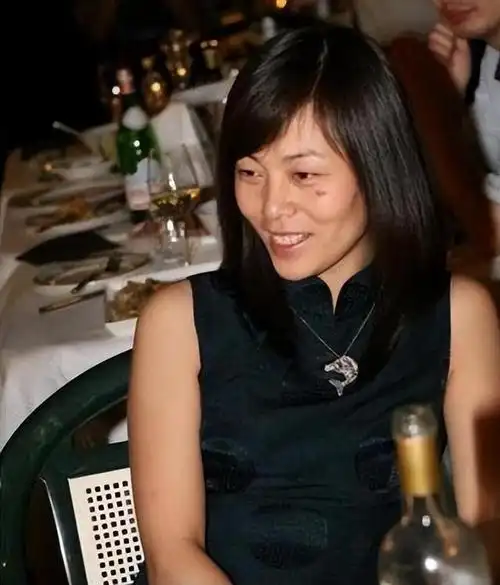 回顾黄渤普通妻子是我掌心宝成名后抛弃糟糠妻那还是人吗