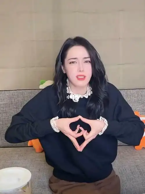 哈哈哈一边嫌弃一边骄傲#热巴  #向全世界安利迪丽热巴  #迪丽热巴