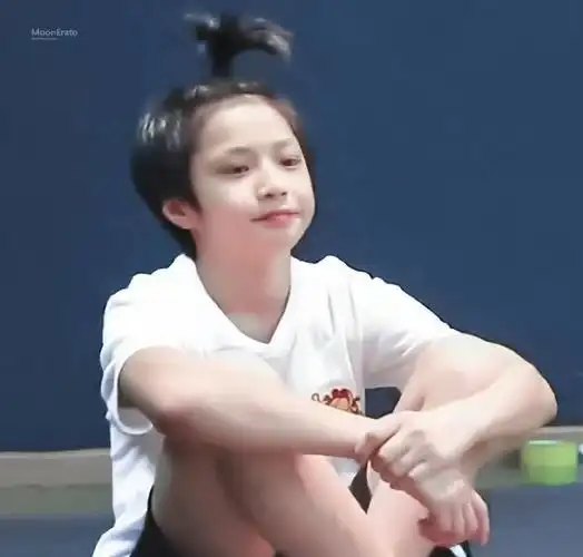 辫子成长史0101宝宝成年了 小苹果辫辫也逐渐长大了0101@时代