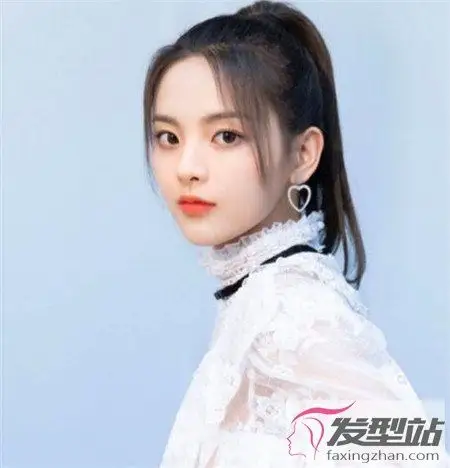 女生超高马尾怎么扎 简单又利落所有女生必学_发型站_最新流行发型