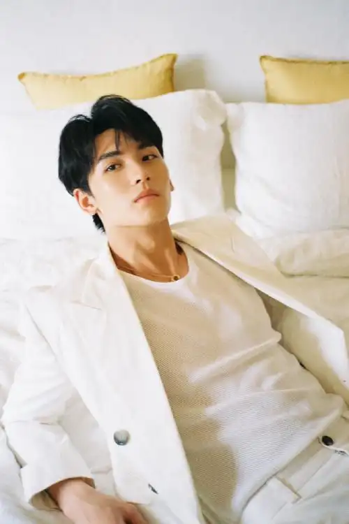 向全世界安利黄俊捷