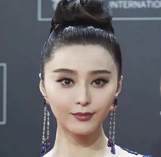 范冰冰丧失灵气两大原因,剃平发际线像戴假发套,烤瓷牙假又刻意|发型|