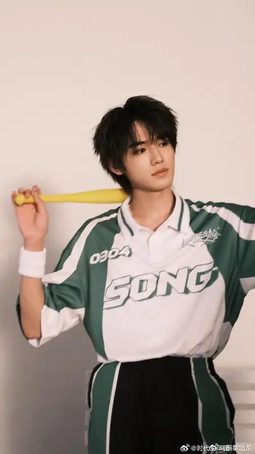 宋亚轩po四宫格##宋亚轩运动系男孩